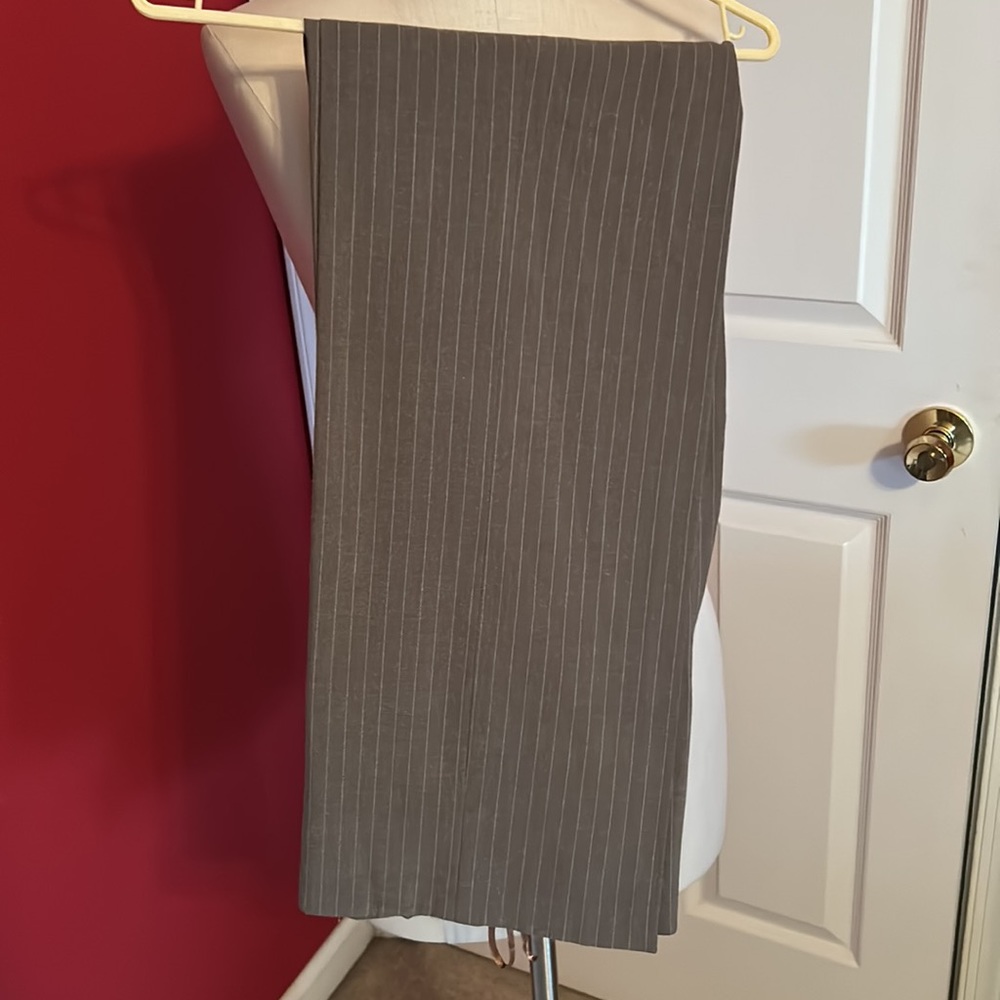 Jones NY Pants Suit - Picture 5 of 6